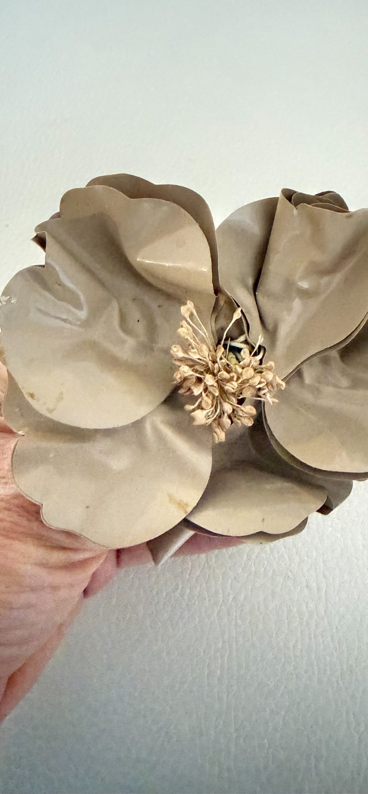 VINTAGE VEGAN LEATHER CAMELLIA FLOWER BROOCH PIN NEUTRAL MINIMALIST CHIC