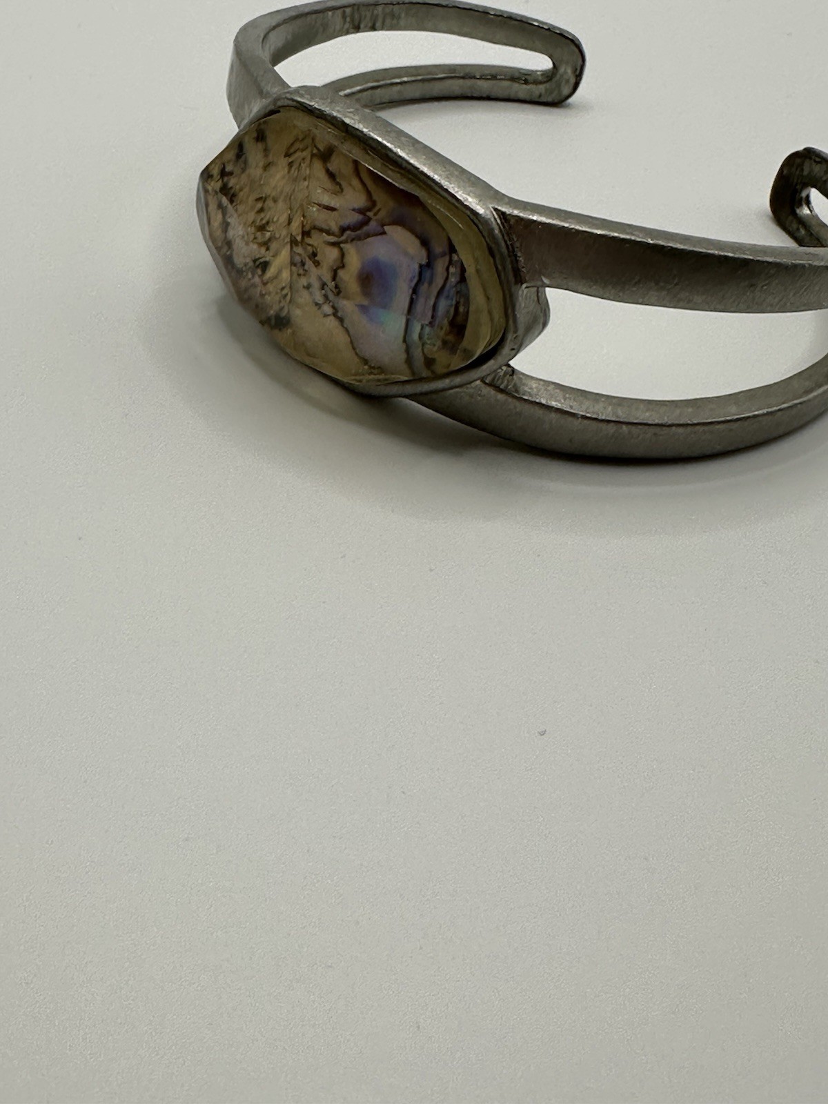 VTG Silver Tone Metal Cuff Bravely With Resin Abalone Shell Stone Size 6.75
