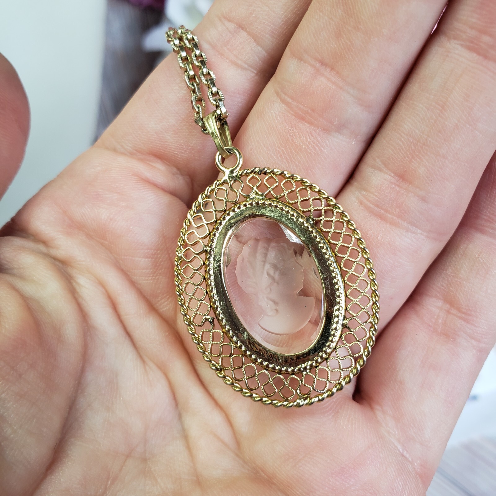 Whiting & Davis Etched Glass Cameo Pendant Necklace Gold Tone Filigree Frame
