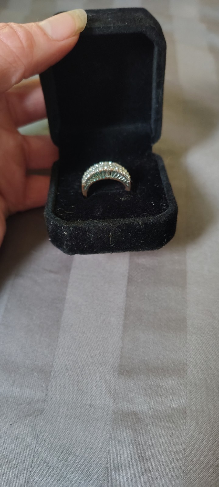 Silver Tone Metal Pavé Set White/Clear Round Stone Band Ring Size 5