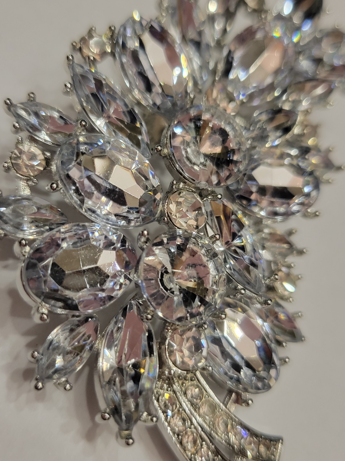 Big Beautiful Clear Floral Flower Bouquet Leaf All Occasions Brooch Pin CA P85-1