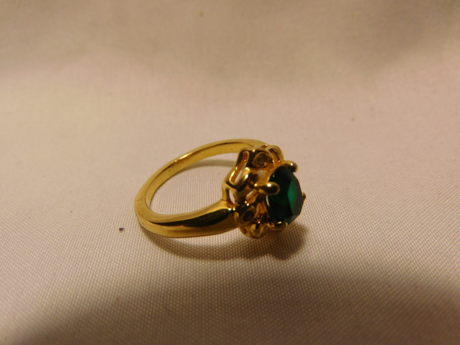 Beautiful Emerald Solitaire, With (2) Small Simulated Diamond Accent Stones