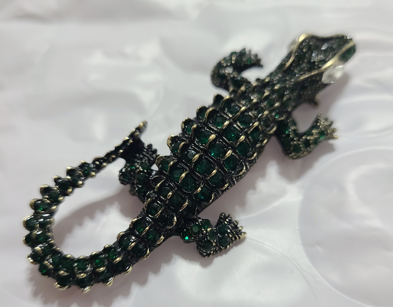Vintage Green Rhinestone Alligator Brooch w/White Rhinestone Eyes In Gold Tone