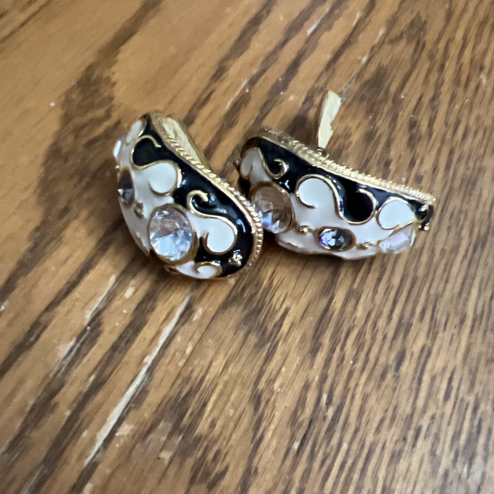 Earrings Large Black And White Enamal With Clear And Grey St No Mark E514