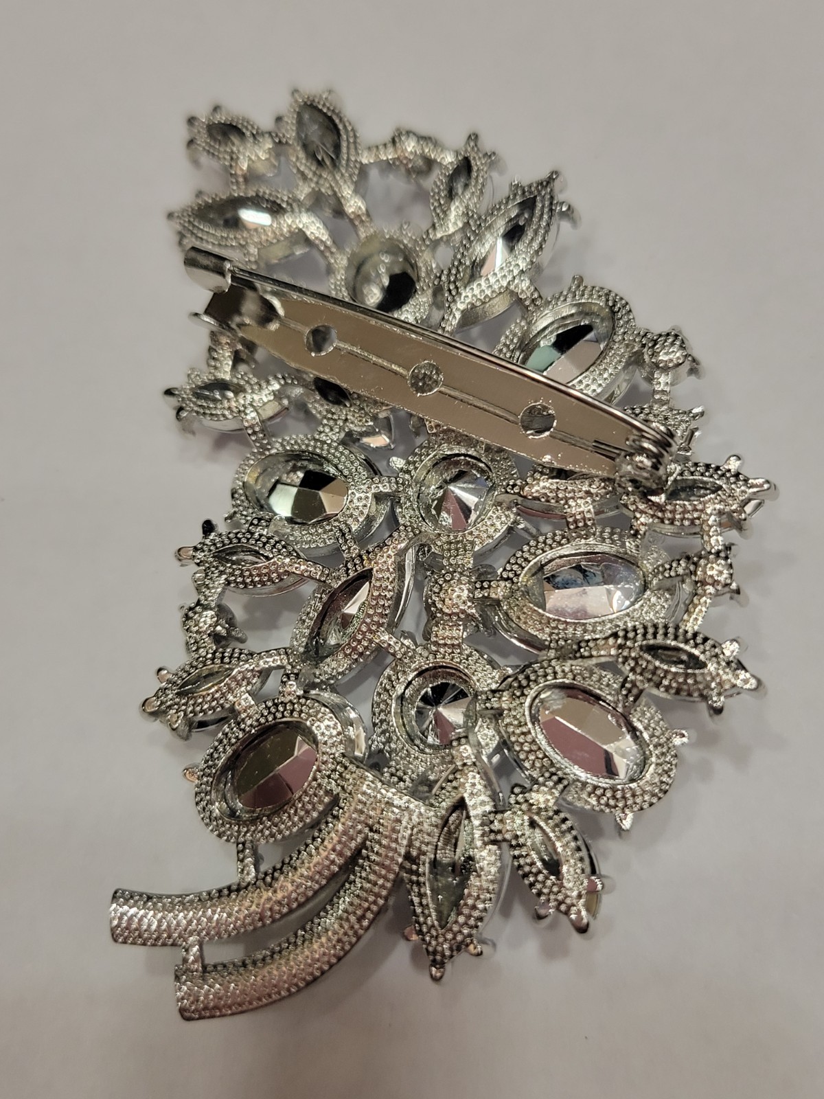 Big Beautiful Clear Floral Flower Bouquet Leaf All Occasions Brooch Pin CA P85-1