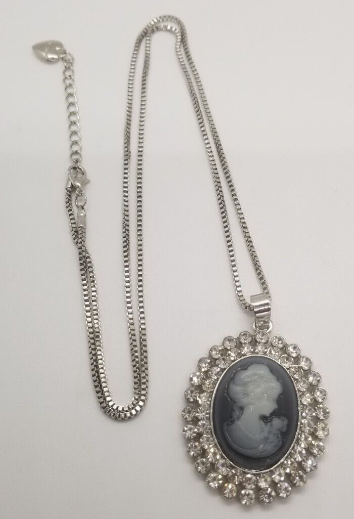 CAMEO Sparkling Silver Tone Blue White Rhinestones Broch & Necklace