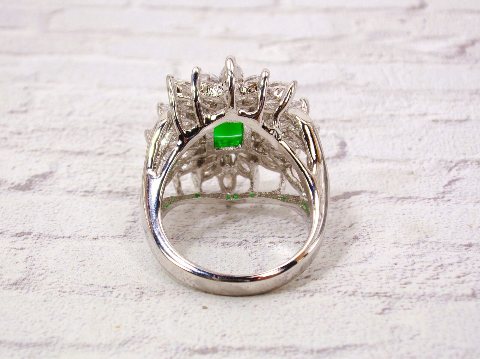Green rectangle cubic zirconia stone ring, clear marquise stones all around SZ 8