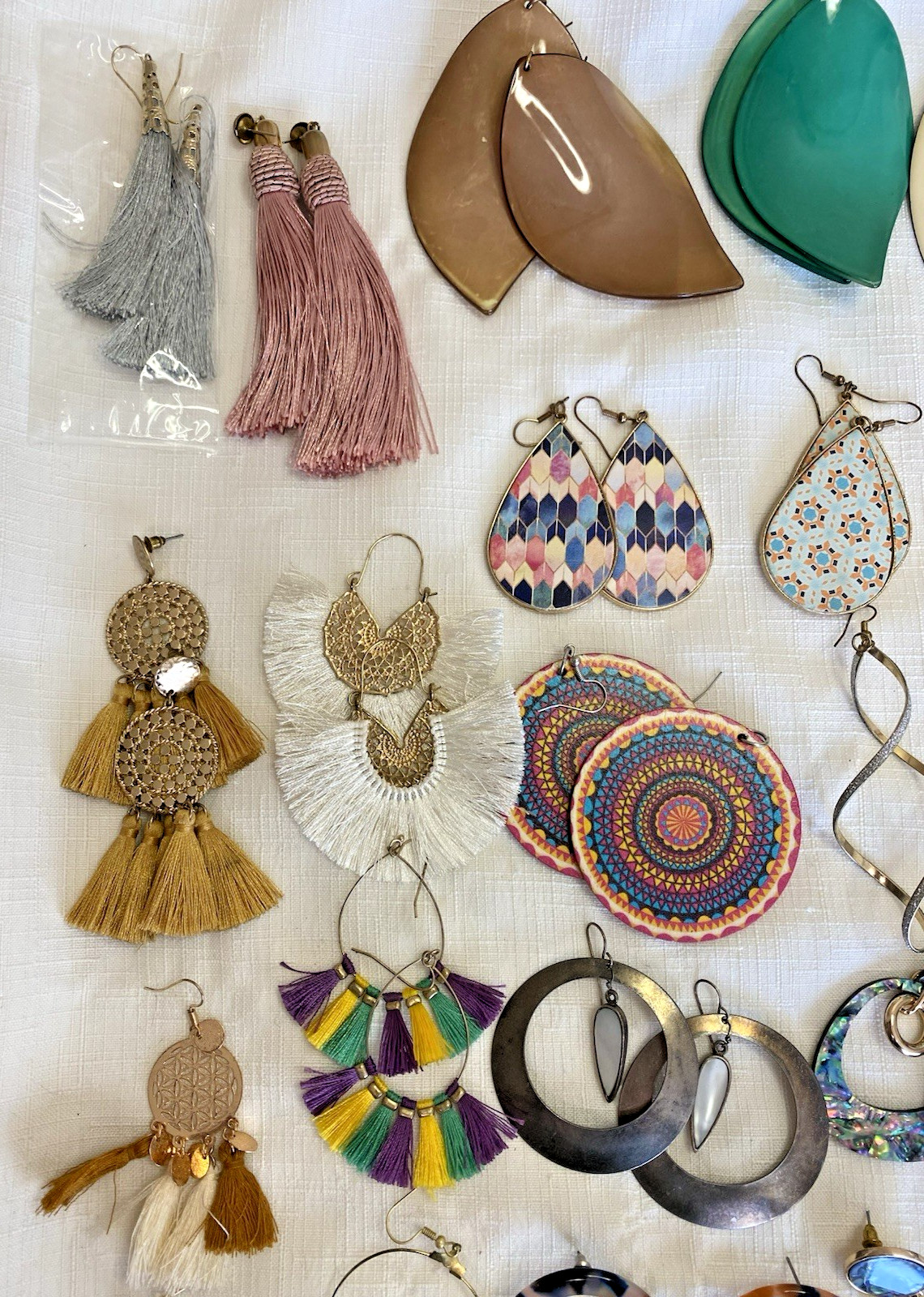 COSTUME EARRINGS Lot 46 Pairs Statement Bold Chunky Mixed Vintage to Modern