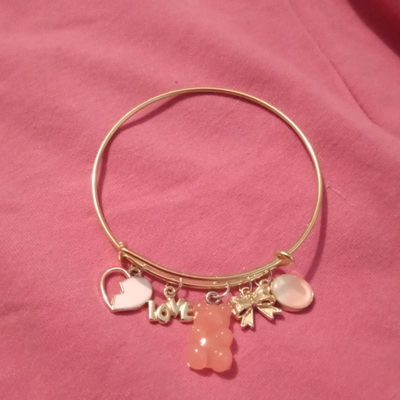 Gold Tone Metal Charm Bangle Bracelet Dangle Pink Gummy Bear Heart LOVE