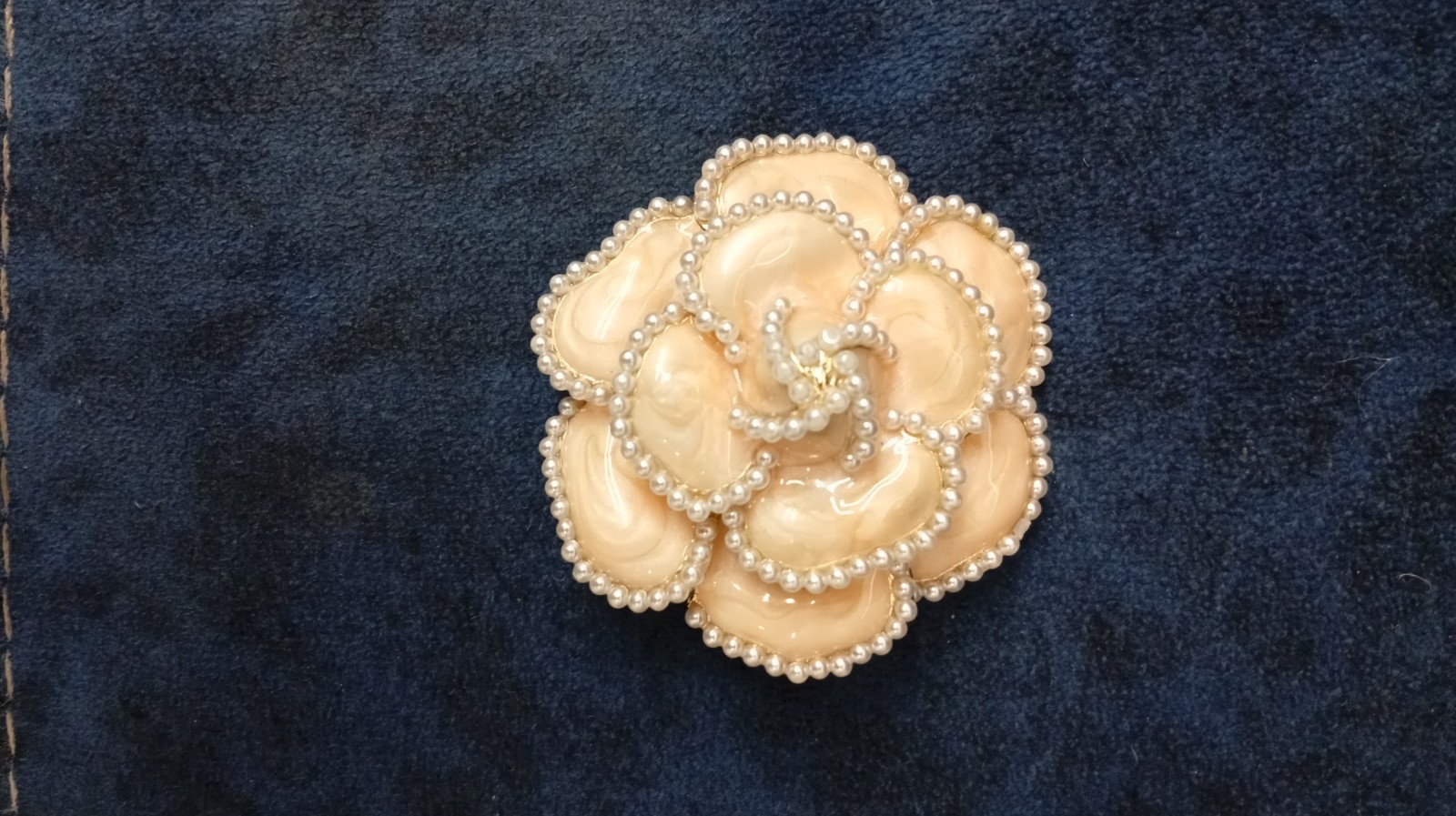 Elegant Brass Flower Brooch Peach Enamel Faux Pearl Pin Women Party Dress