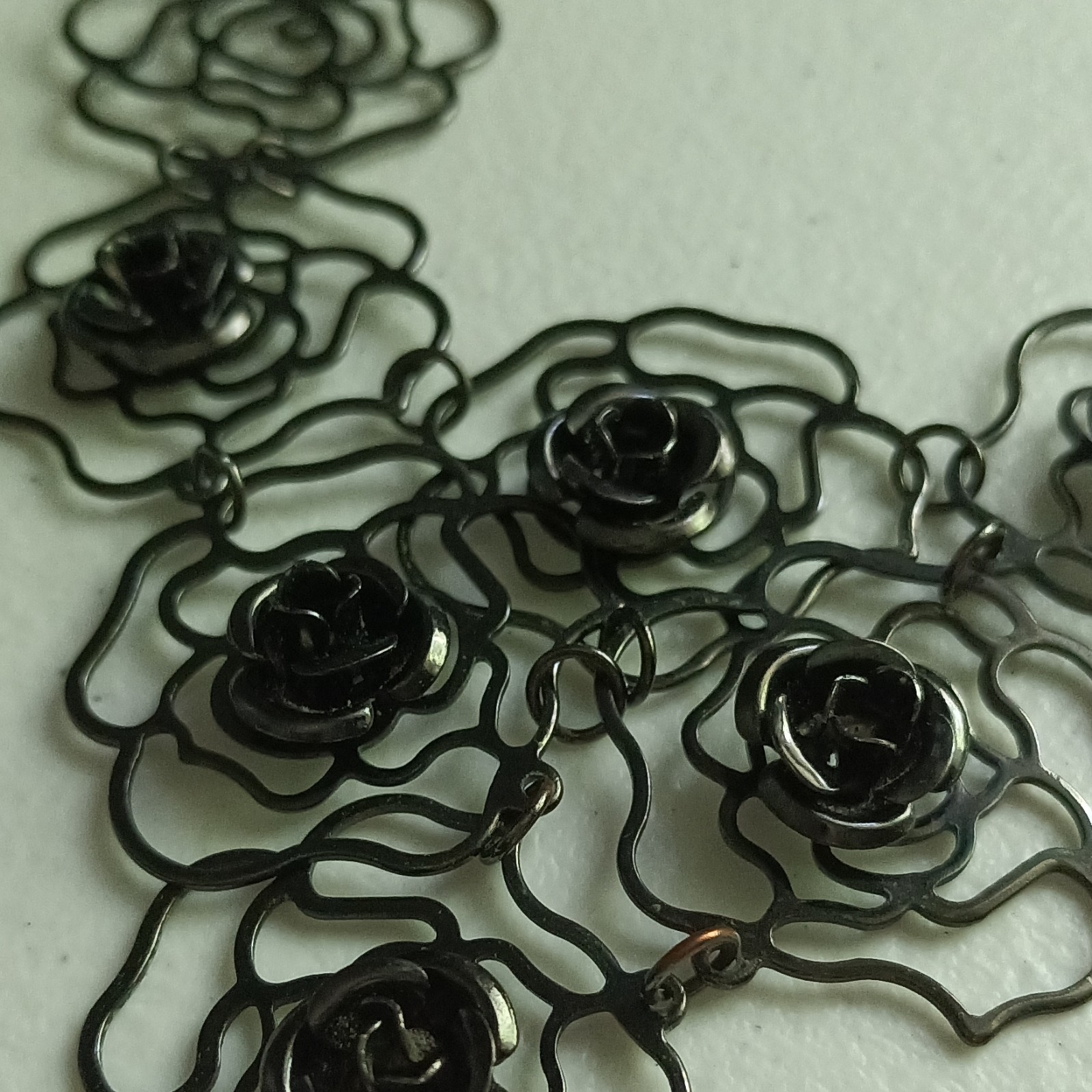 Claire’s Black Metal Flower Necklace
