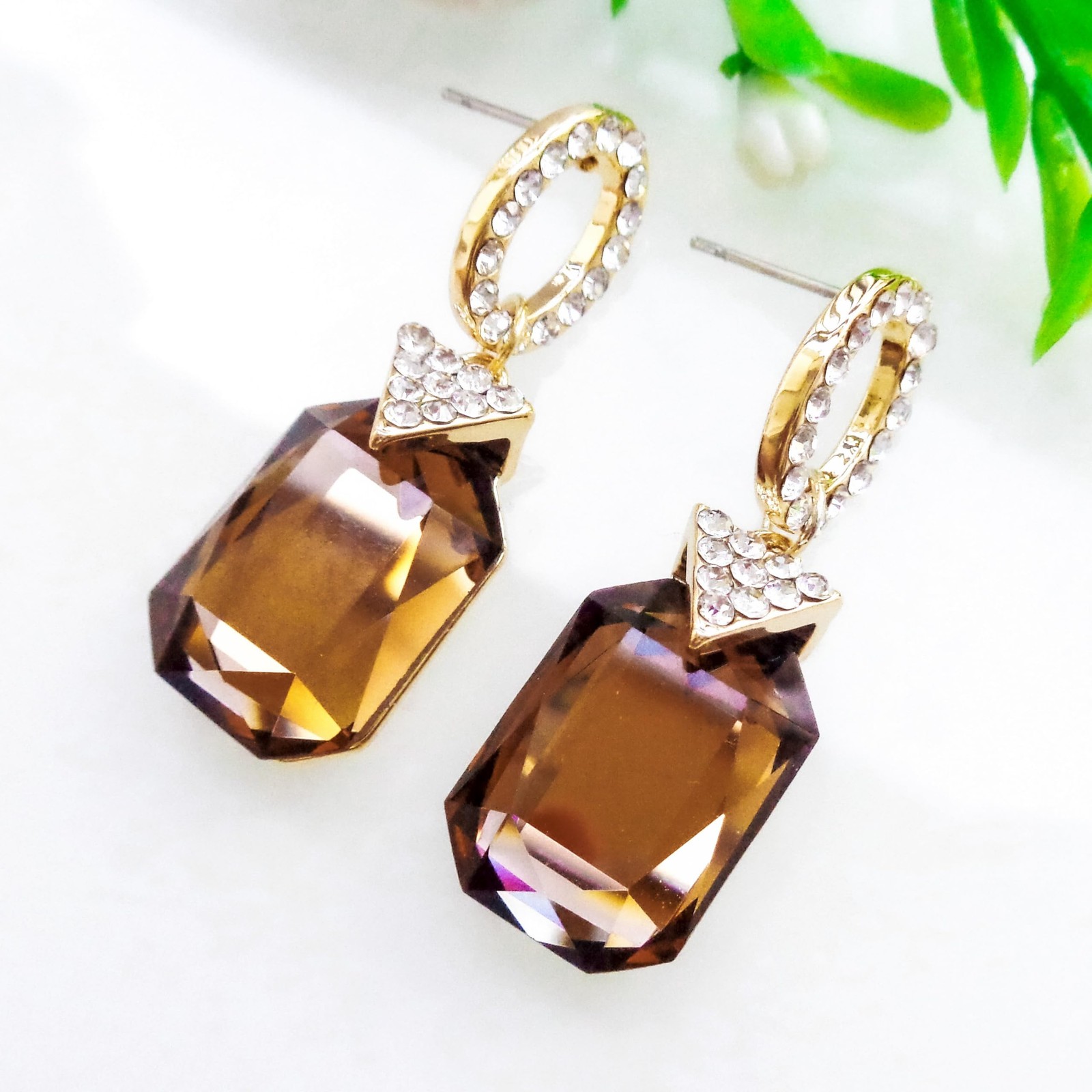 Navachi 18k Gold Plated White Crystal 1.3cm x 3.1cm (0.51in x 1.22in), Brown