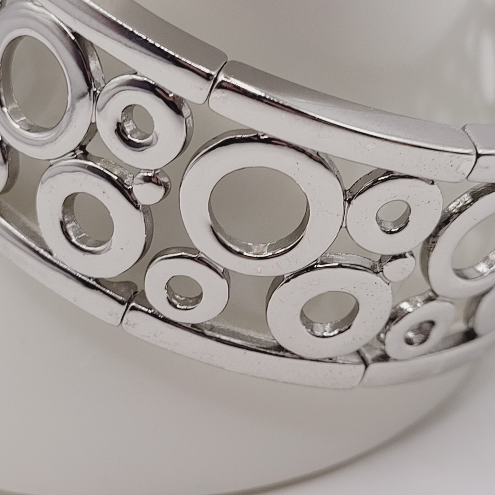 Modern Art Deco Open Circles Shiny Silver Tone Stretch Modernist Bracelet