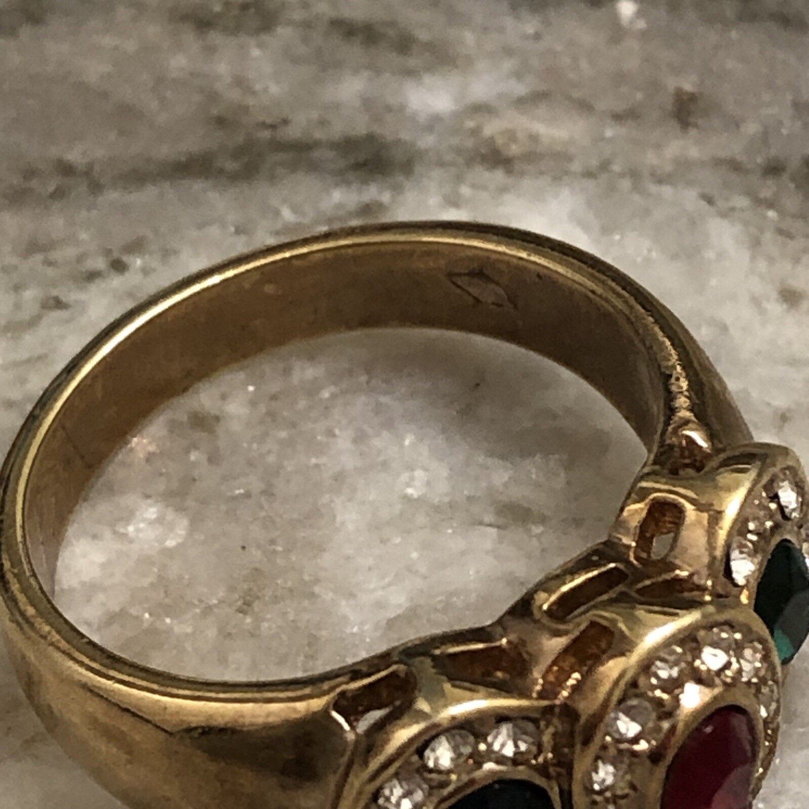 Vtg Gold Tone Oval Red, Green, Blue, & Clear Pave Rhinestones Ring