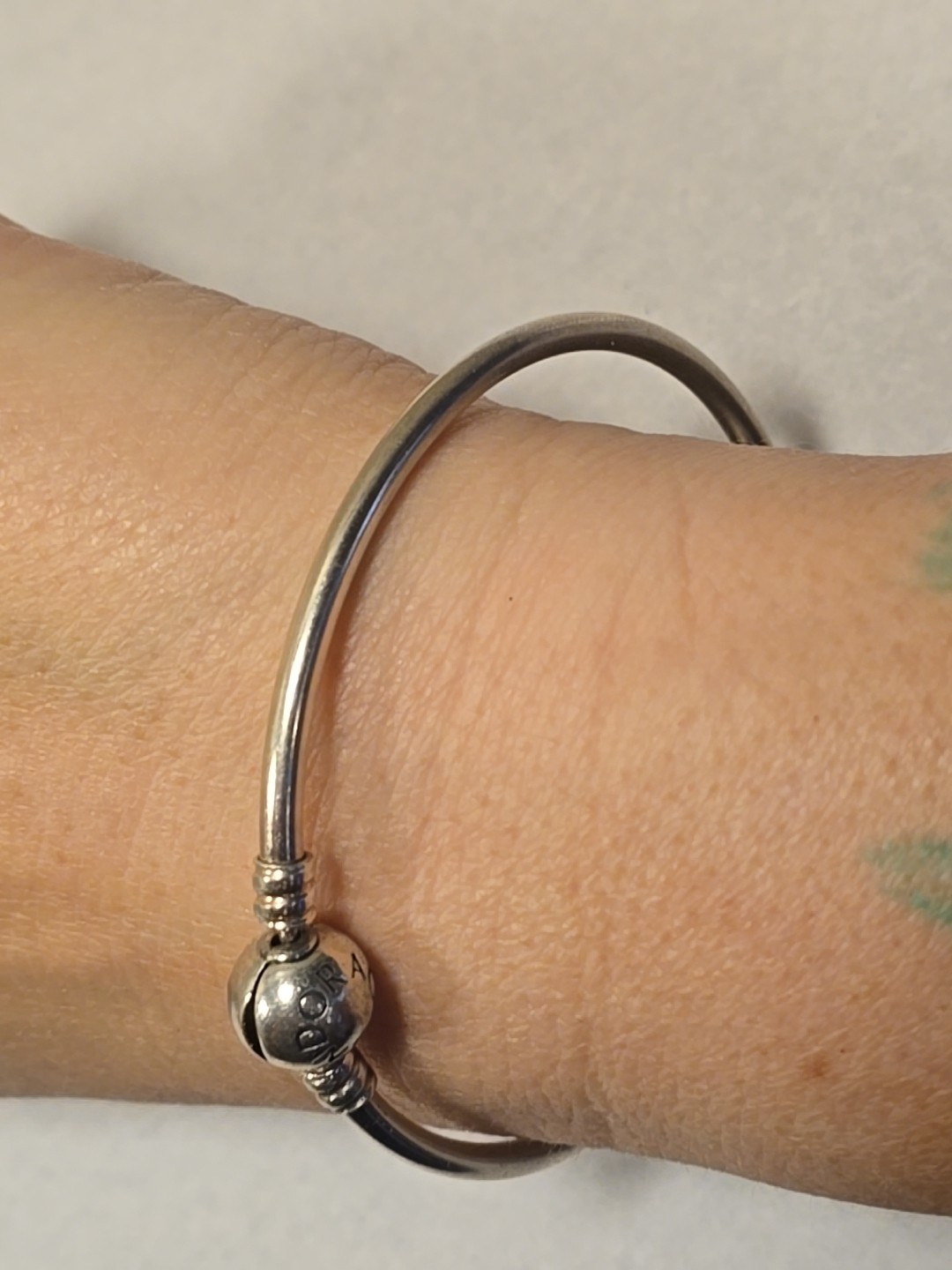 Pandora Moments Sterling Silver Ball Clasp Bangle Bracelet(9.1G) 7”