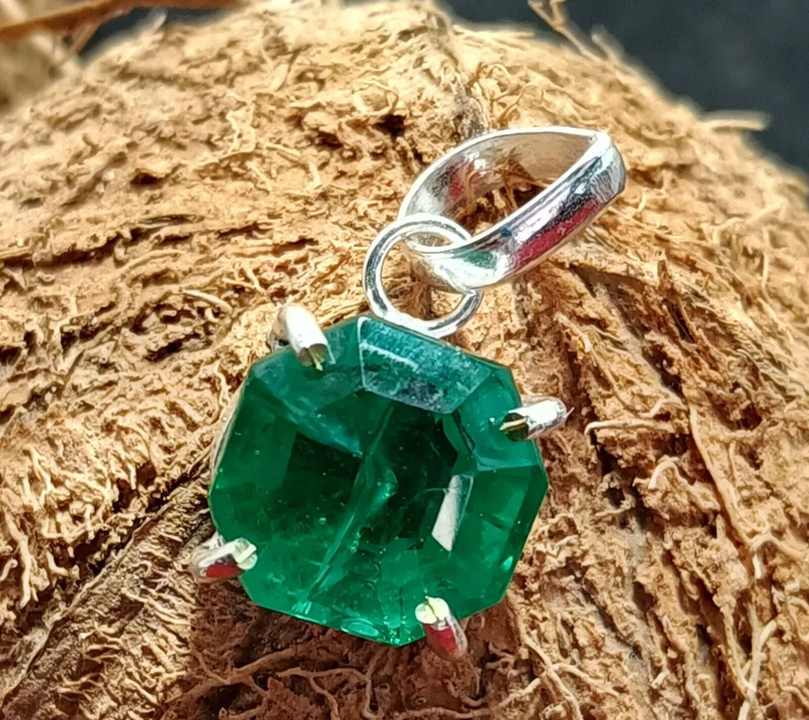 Certified 24.20 Ct Natural Emerald 925 Solid Silver Asscher Cut Pendant Gemstone