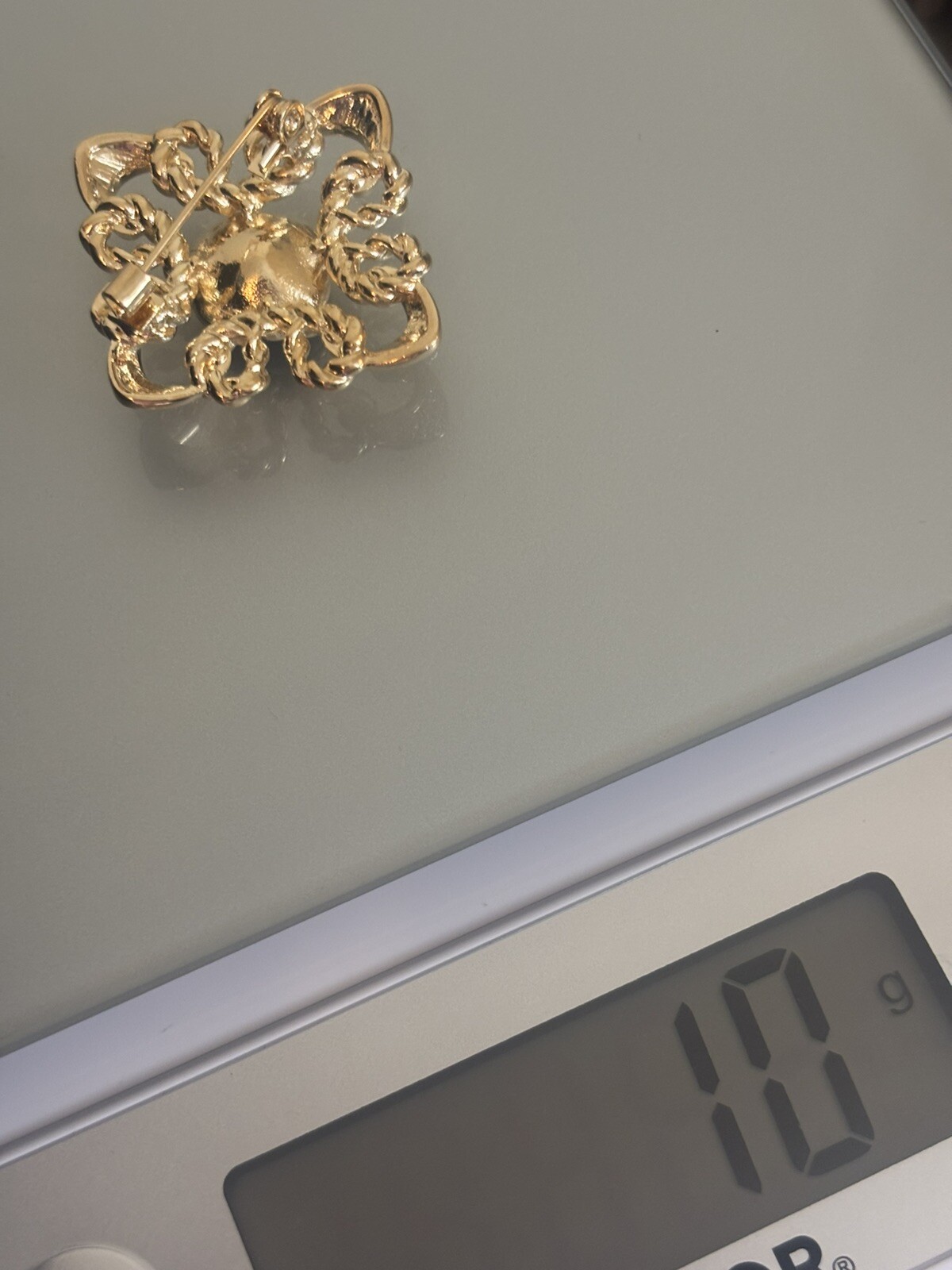 Gold Tone Elegant Minimal Rhinestone Hollow Badge Brooch Pin
