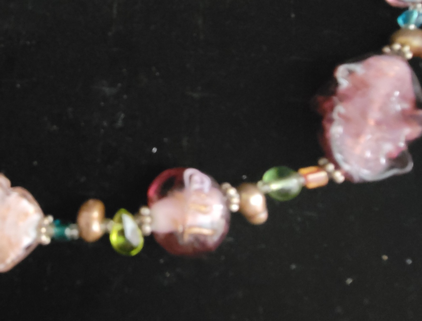 Vintage Premier Designs “Lavender Rose” 16″ Art Glass & Pearl Necklace