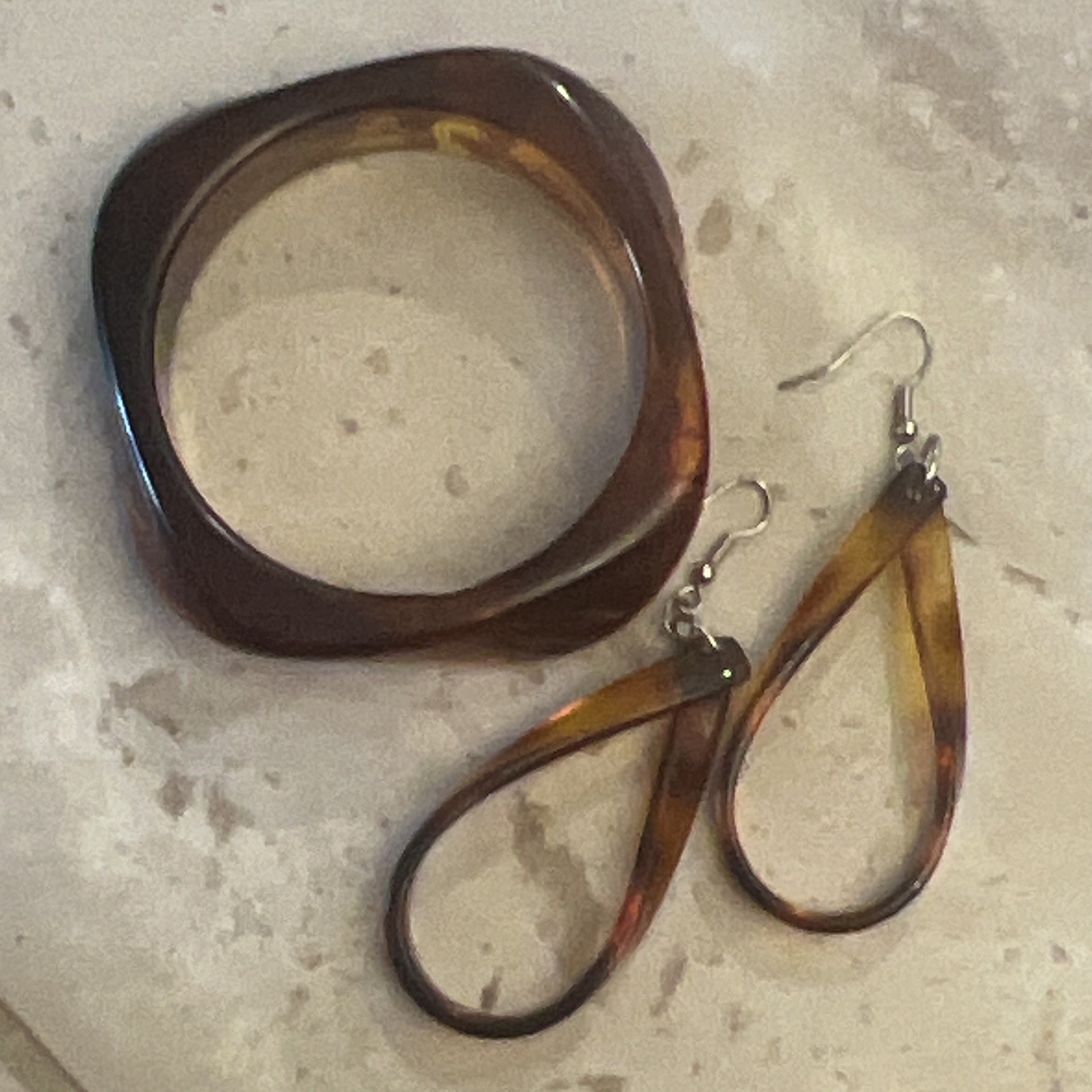 Brown Resin Jewelry Set: Bracelet & Teardrop Dangle Earrings, No Stone