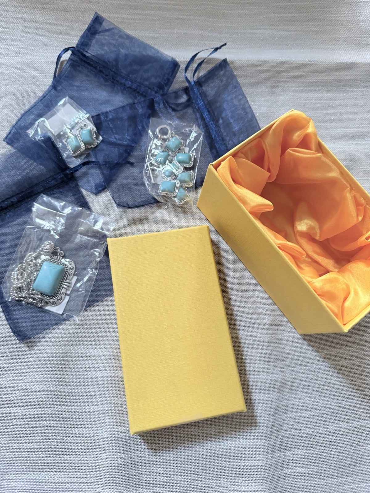 4 pieces Turquoise Blue Howlite Stone Necklace, Bracelet, Earrings Gift Box New