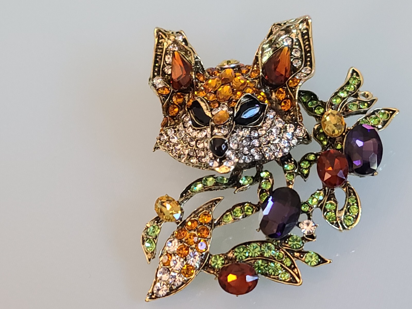 WOWSER HIGHLY DIMENSIONAL DESIGNER STYLE UNSIGNED MULTICOLORED FOX BROOCH PIN