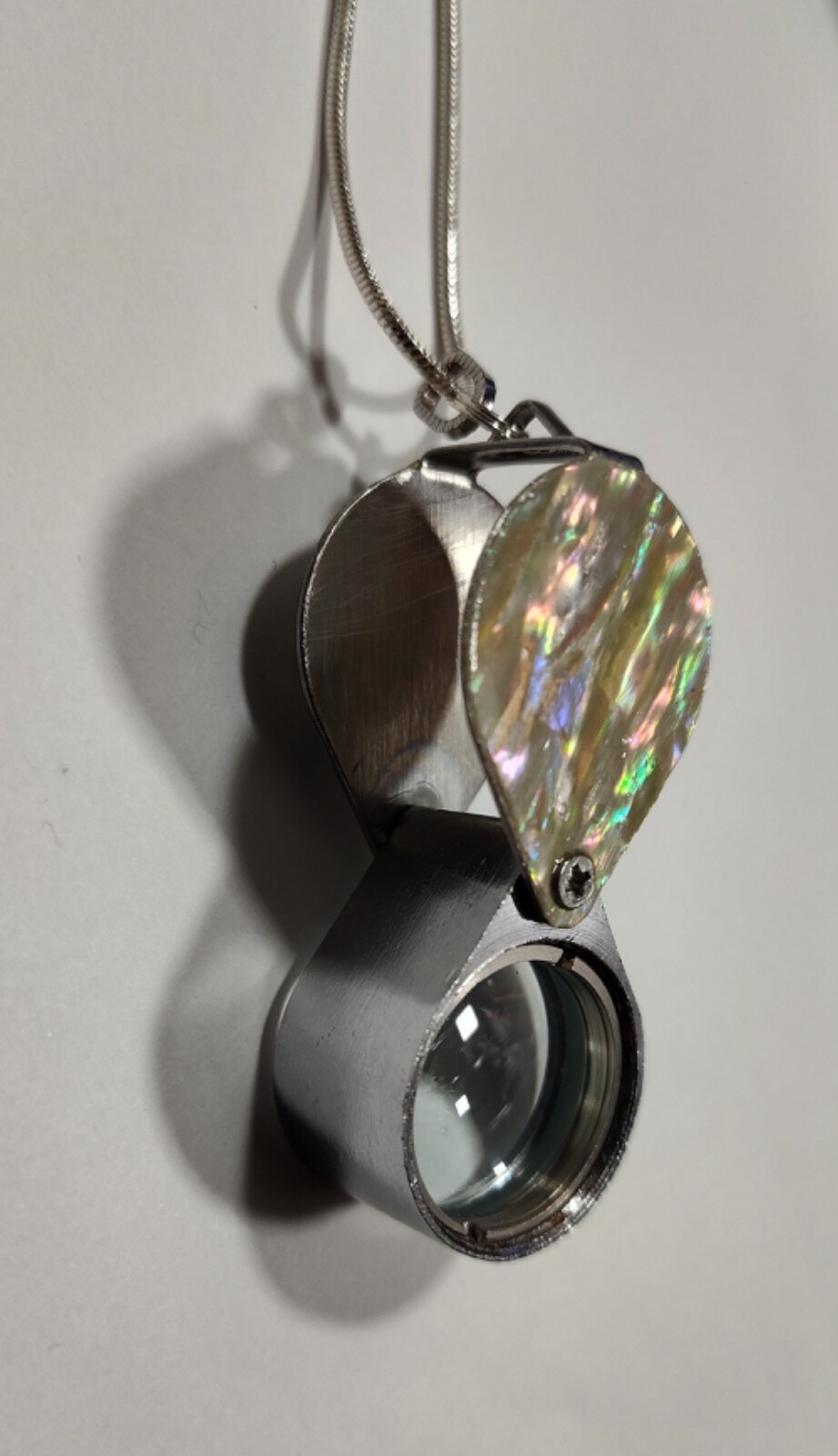 Magnifying Glass Swirly Rhinestone MOP Loupe Pendant Necklace 20x Strong