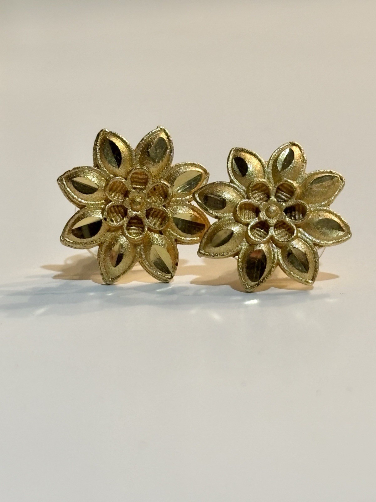 20kt Gold-Plated Indian Flower Bloom Statement Large Stud Earrings *Unique*