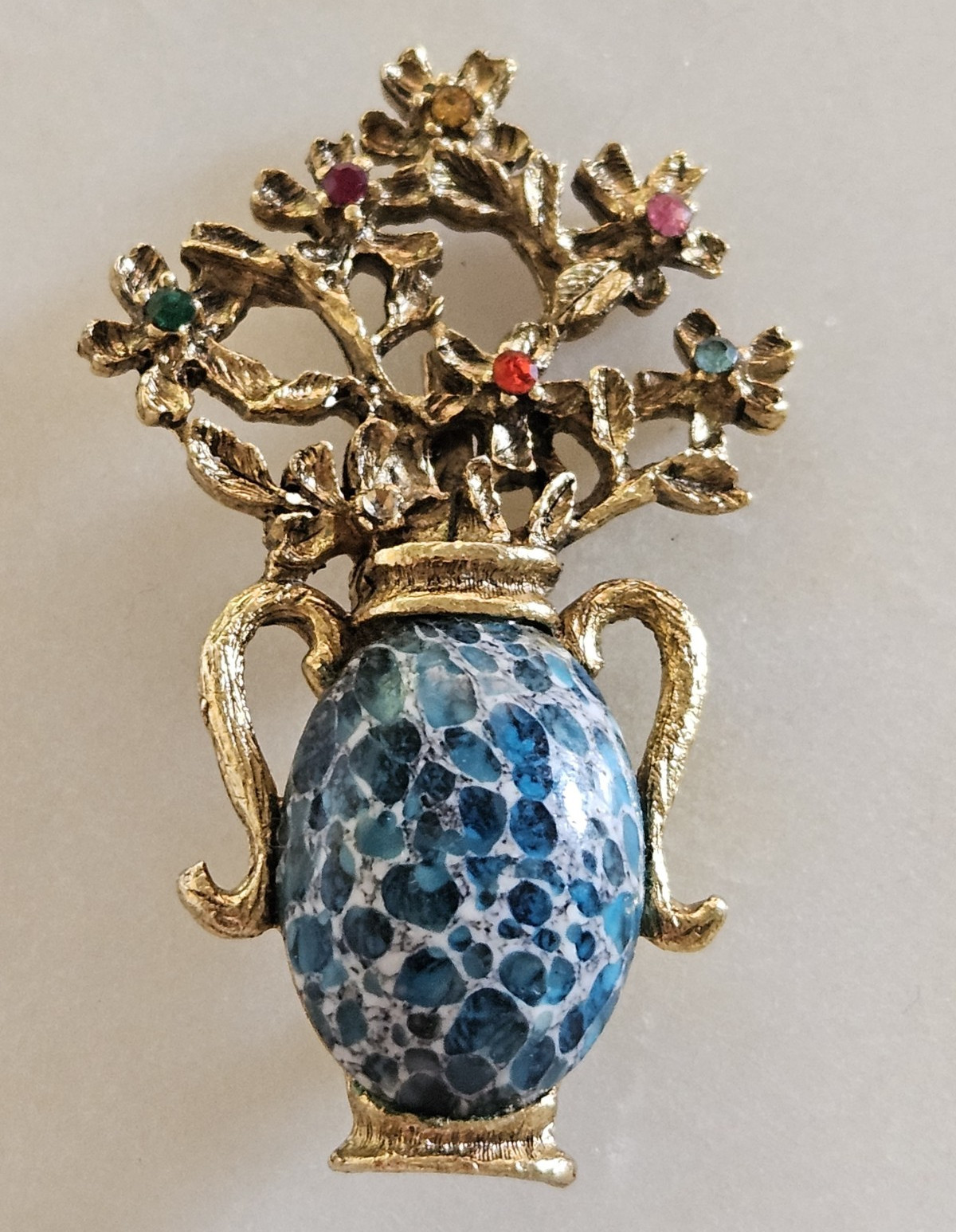 Vintage Gold-Tone Metal Vase Of Flowers Brooch Pin Blue Multicolor Rhinestones