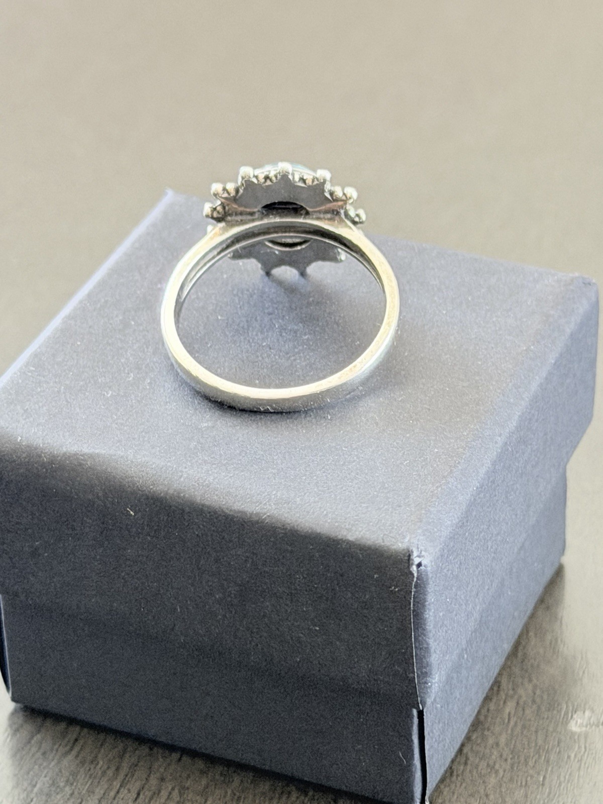Sterling Silver Plated Flower Oval Mood Ring + Color Chart + Gift Box Size 7.5