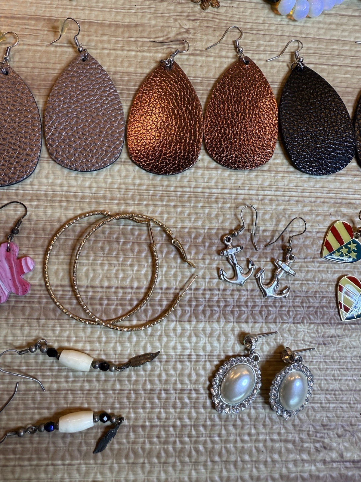 Beautiful Women’s Lot Of 11 Pairs Of Fashion Earrings Multicolor Style Varies