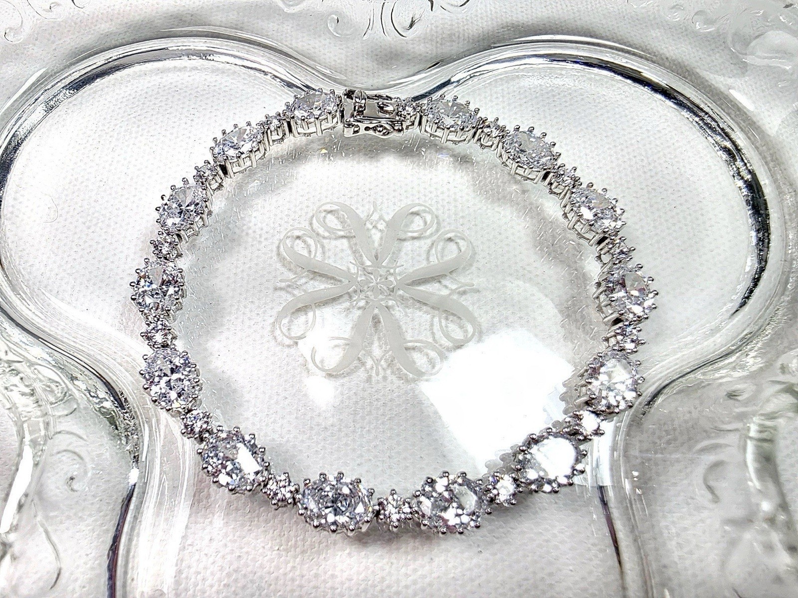 Stauer DiamondAura Riviere Bracelet Sterling Silver Marked 925 Length7.5