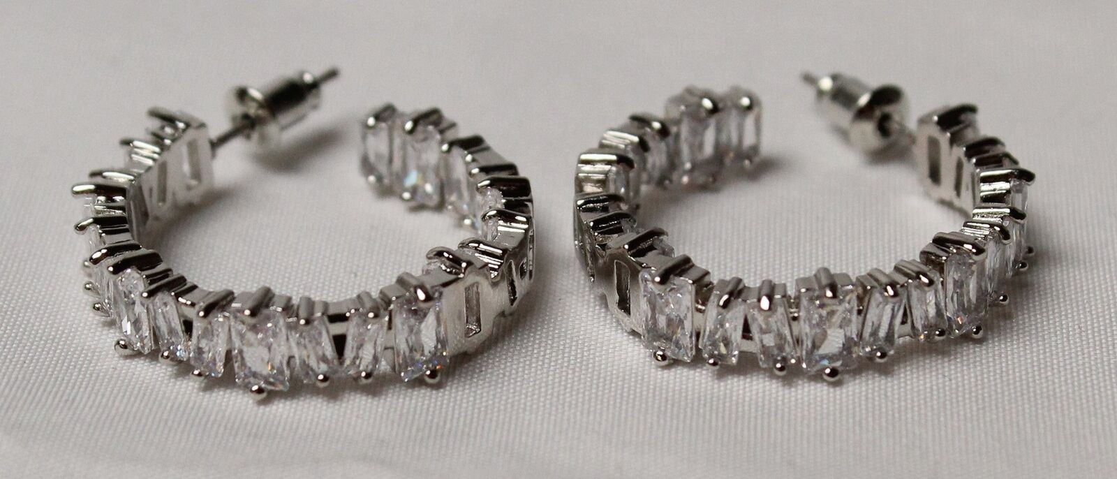 OBJKTS Jewelry Womens Cubic Zirconia Lumen Hoop Earrings MP7 Rhodium-Plated 25mm