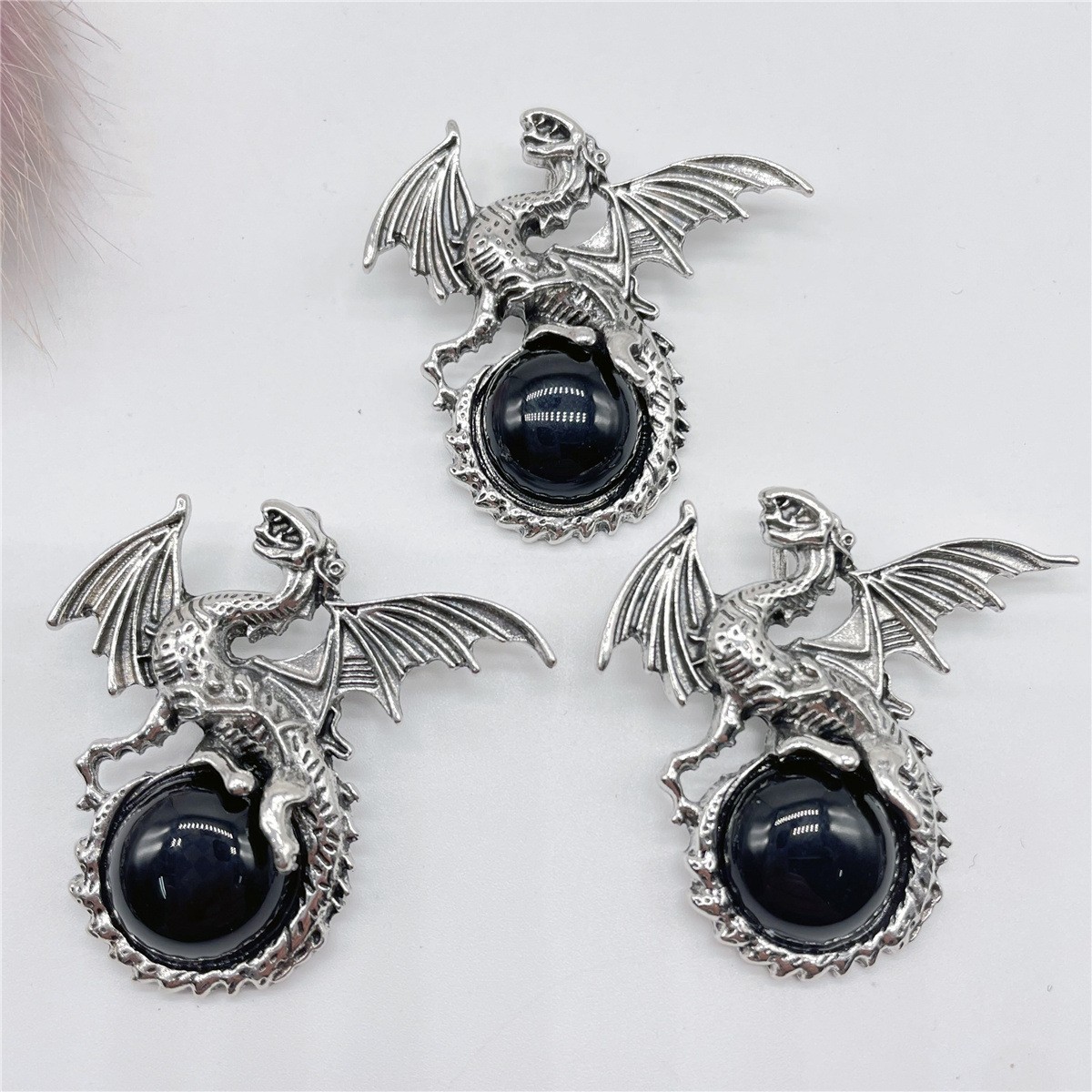 10pcs Mixed Natural Stone Flying Dragon Pendants Healing DIY Jewelry Making