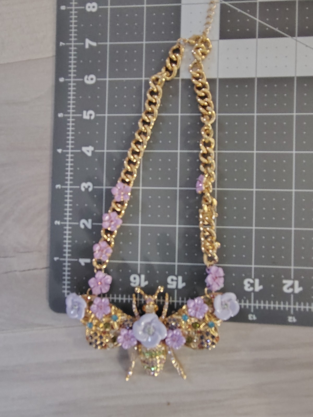 ​Betsey Johnson Flower Show Bee Statement Necklace Purple Lavender Rhinestone