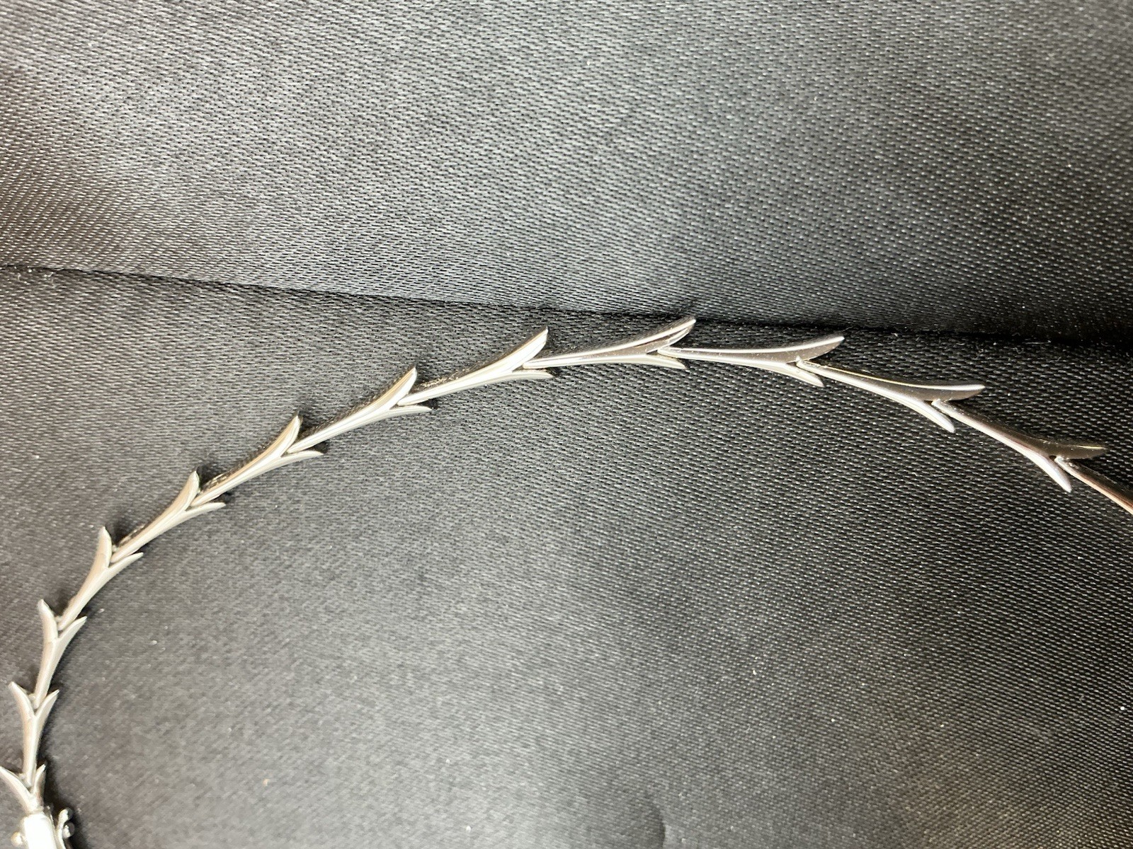 14k White Gold Tone Diamond Leaf Vine Statement Necklace Bar Link Chain