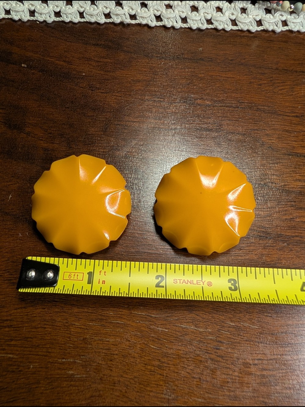 Bakelite Scalloped Edge Round Clip-On Earrings — Butterscotch Yellow