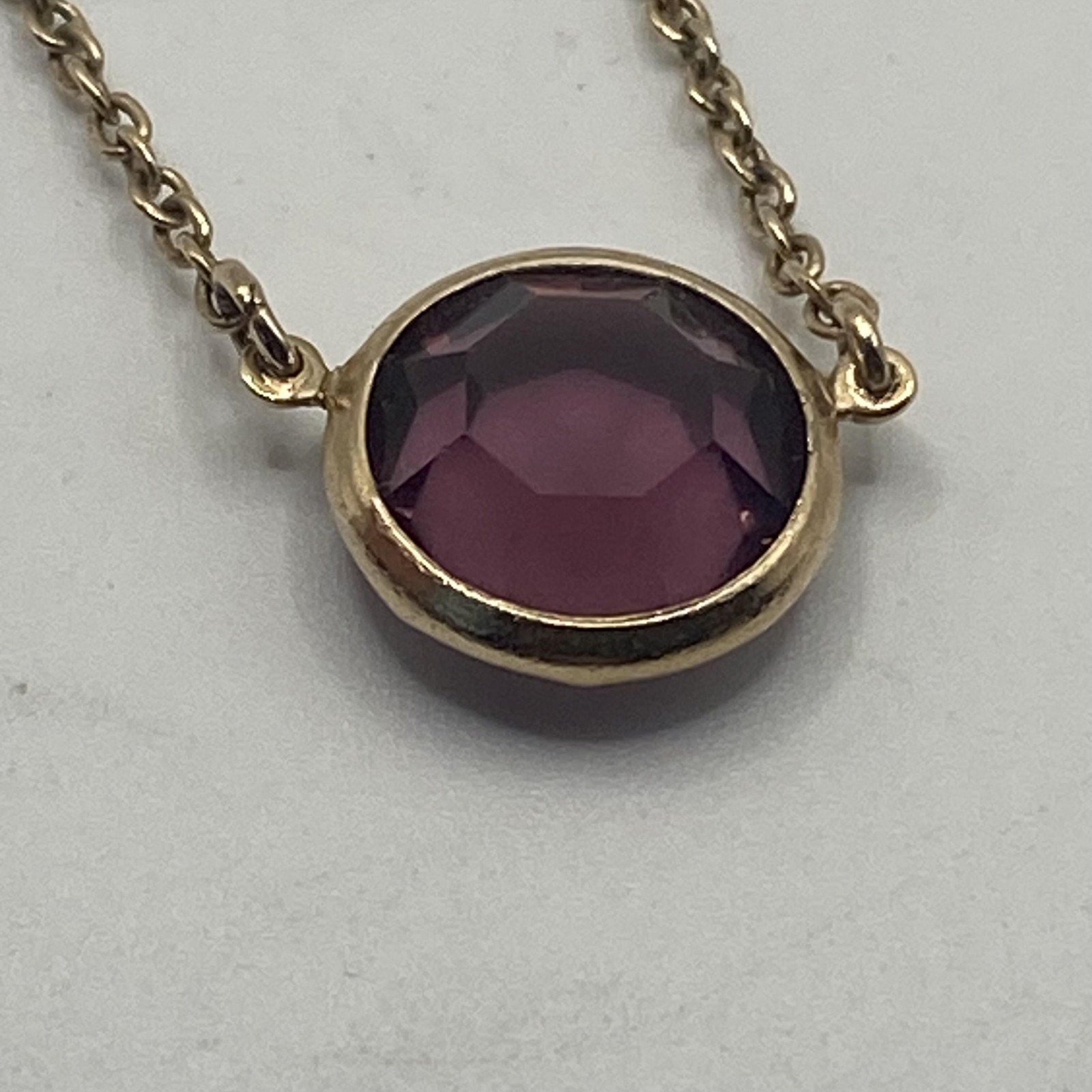Avon Gold Tone Purple Glass Round Pendant Necklace 17 In Womens Jewelry