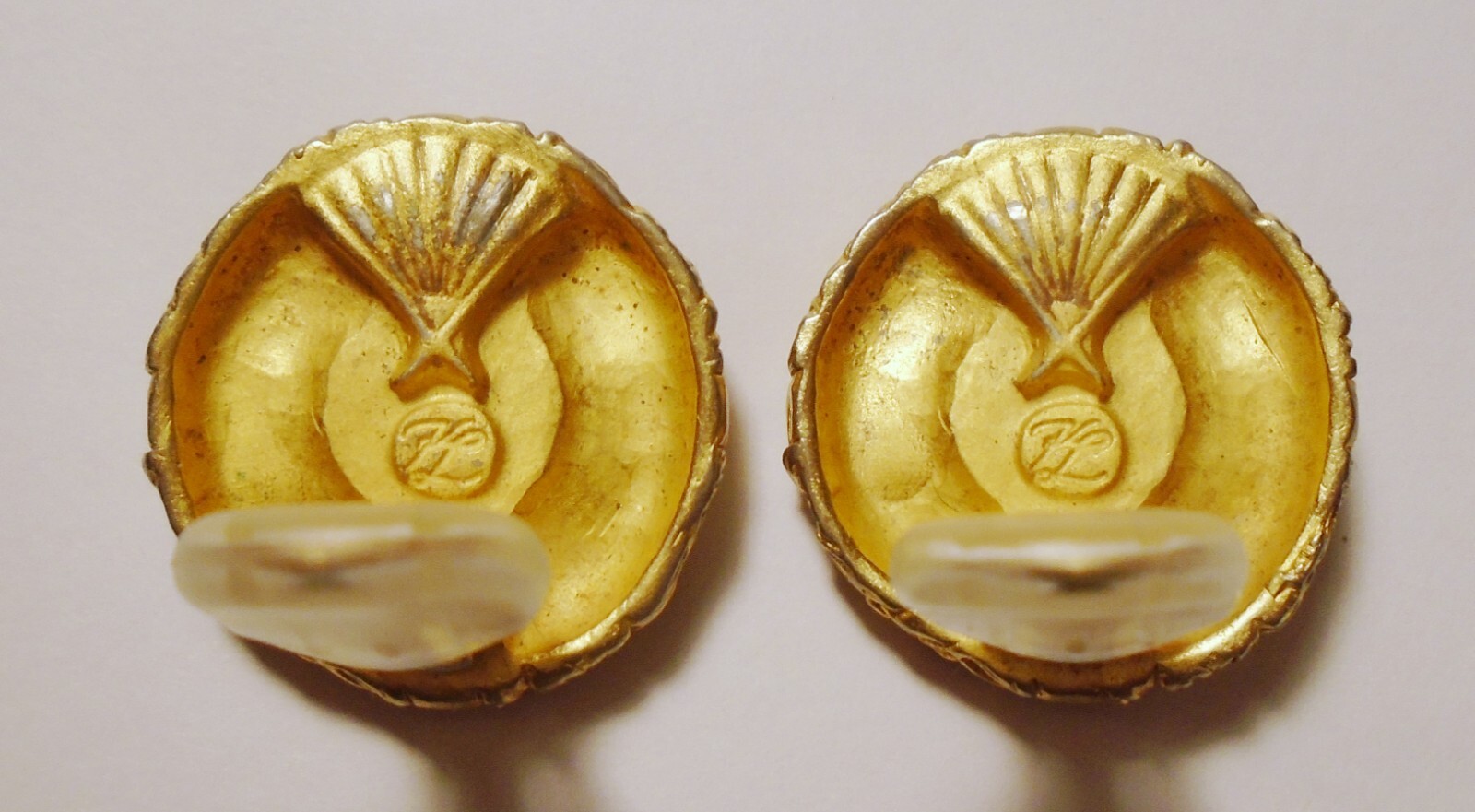 VINTAGE KARL LAGERFELD Moonstone ROUND 1″ BUTTON EARRINGS Leaf GOLD CLIPS