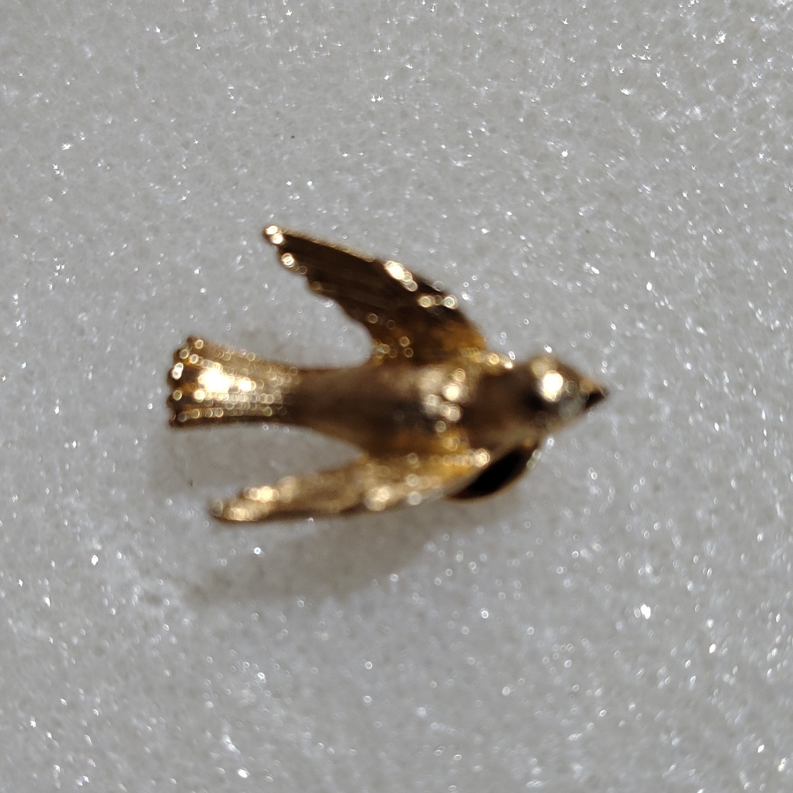 Gold Tone Metal Bird Lapel Pin Brooch – Bird Shape Birds Theme
