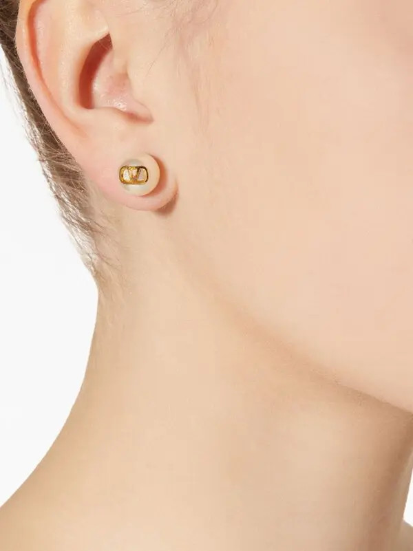 Valentino Garavani vlogo signature pearl stud earrings – neutrals authenthic
