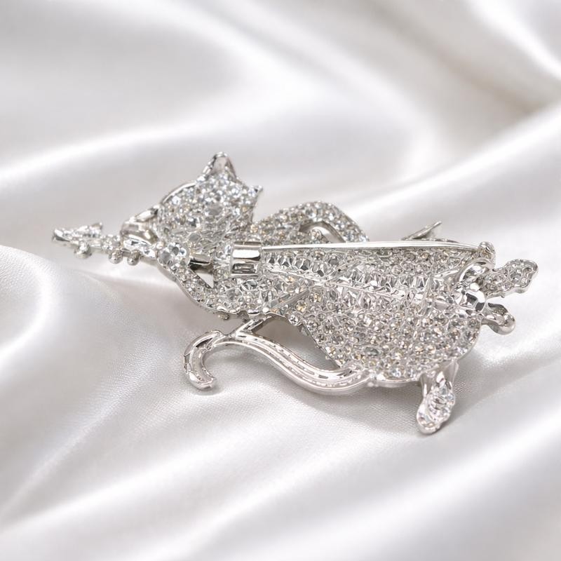 Fashion Jewelry Silver Sparkling Rhinestone Music Cat Brooch