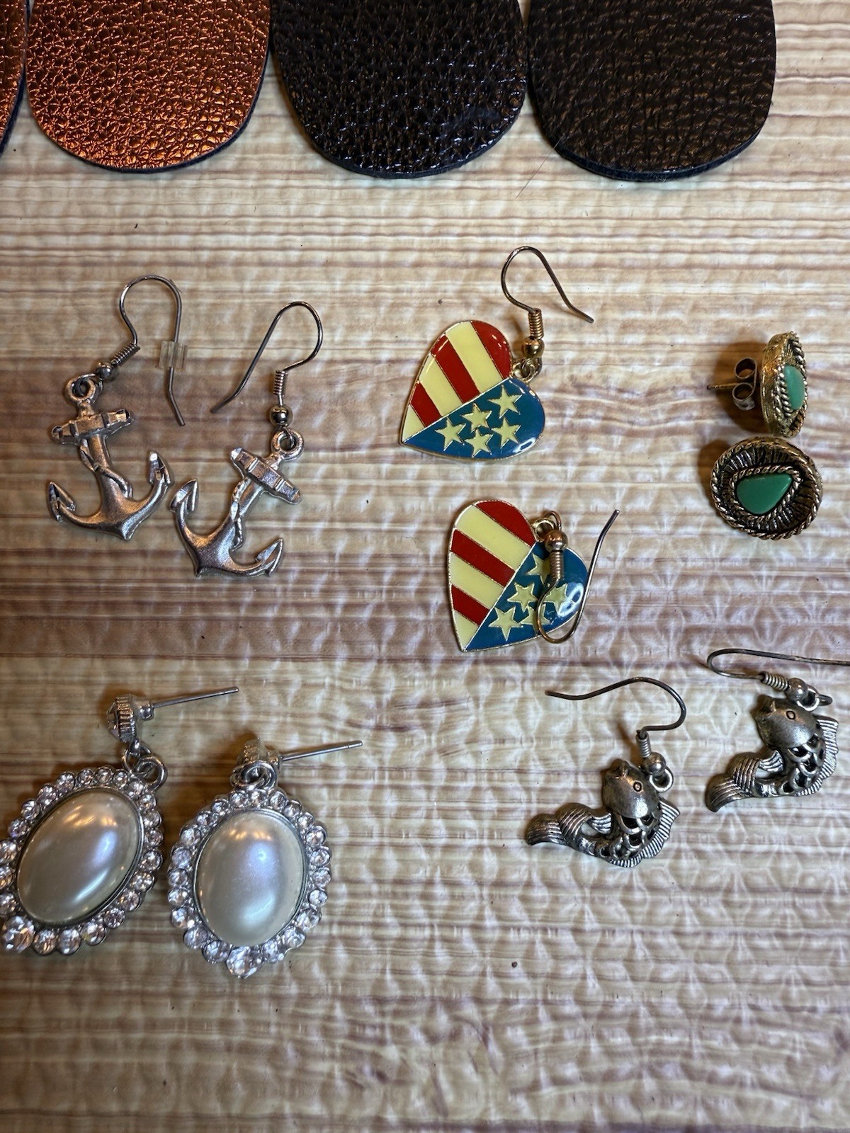 Beautiful Women’s Lot Of 11 Pairs Of Fashion Earrings Multicolor Style Varies