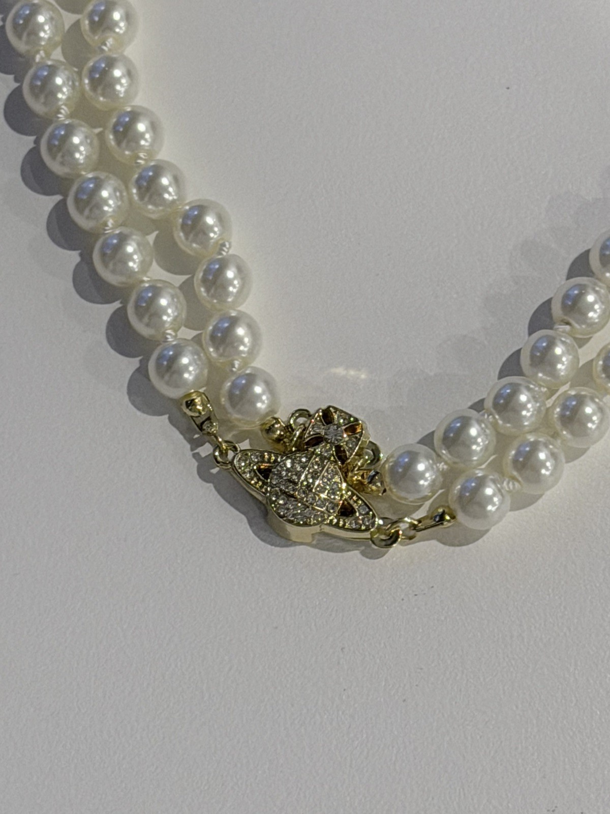 VW Two Row Pearl Bas Relief Choker – Gold