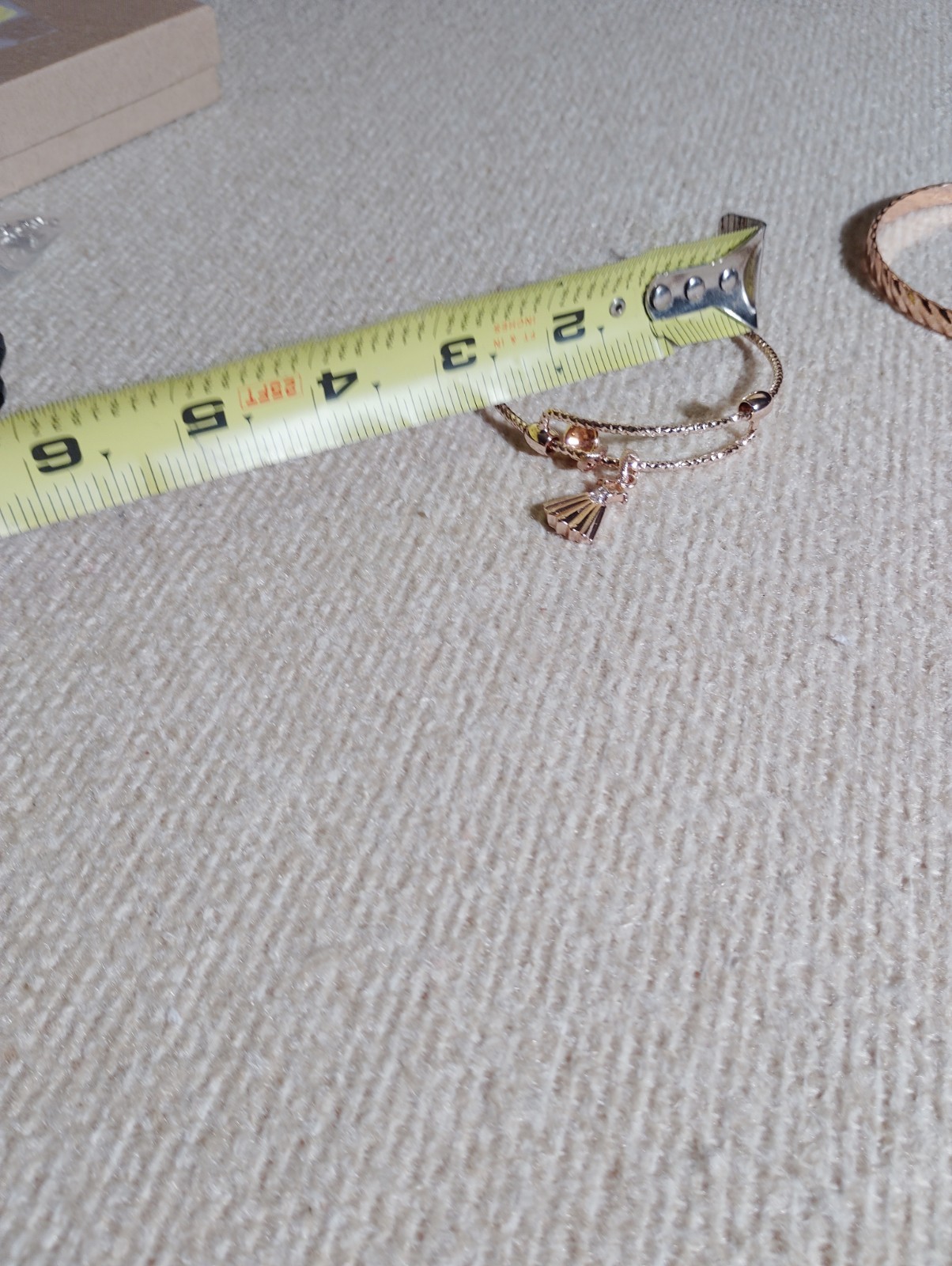 Unbranded Lady Gold Tone 3in Bangle Bracelets