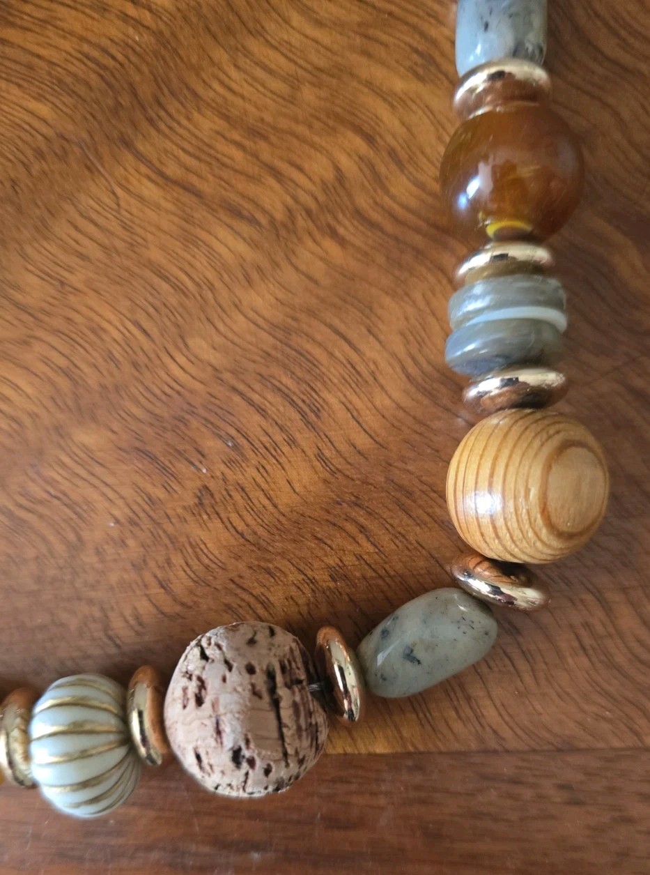Chunky NECKLACE with Brown, beige, Beeds