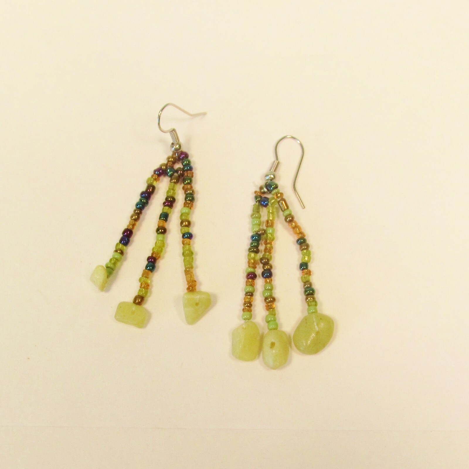 1 1/2″ Green Multicolor Stone Chips Handmade Dangle Seed Bead Earring