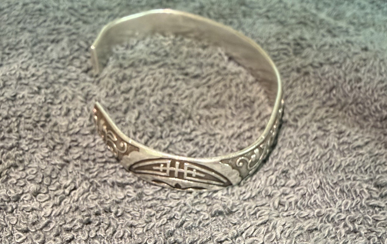 Beijing Gold Jewelry General Factory 1950-1980’s Silver Heavy gauge Bangle
