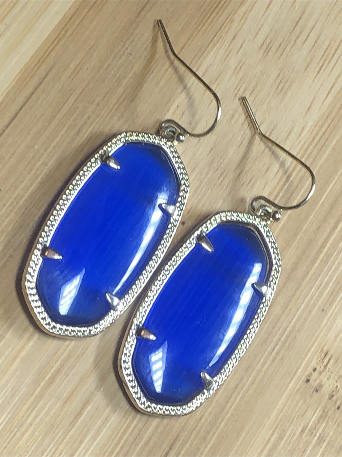 b47. Kendra Scott Elle? Gold tone Elongated Cobalt Blue Hook Earrings 1 7/8″