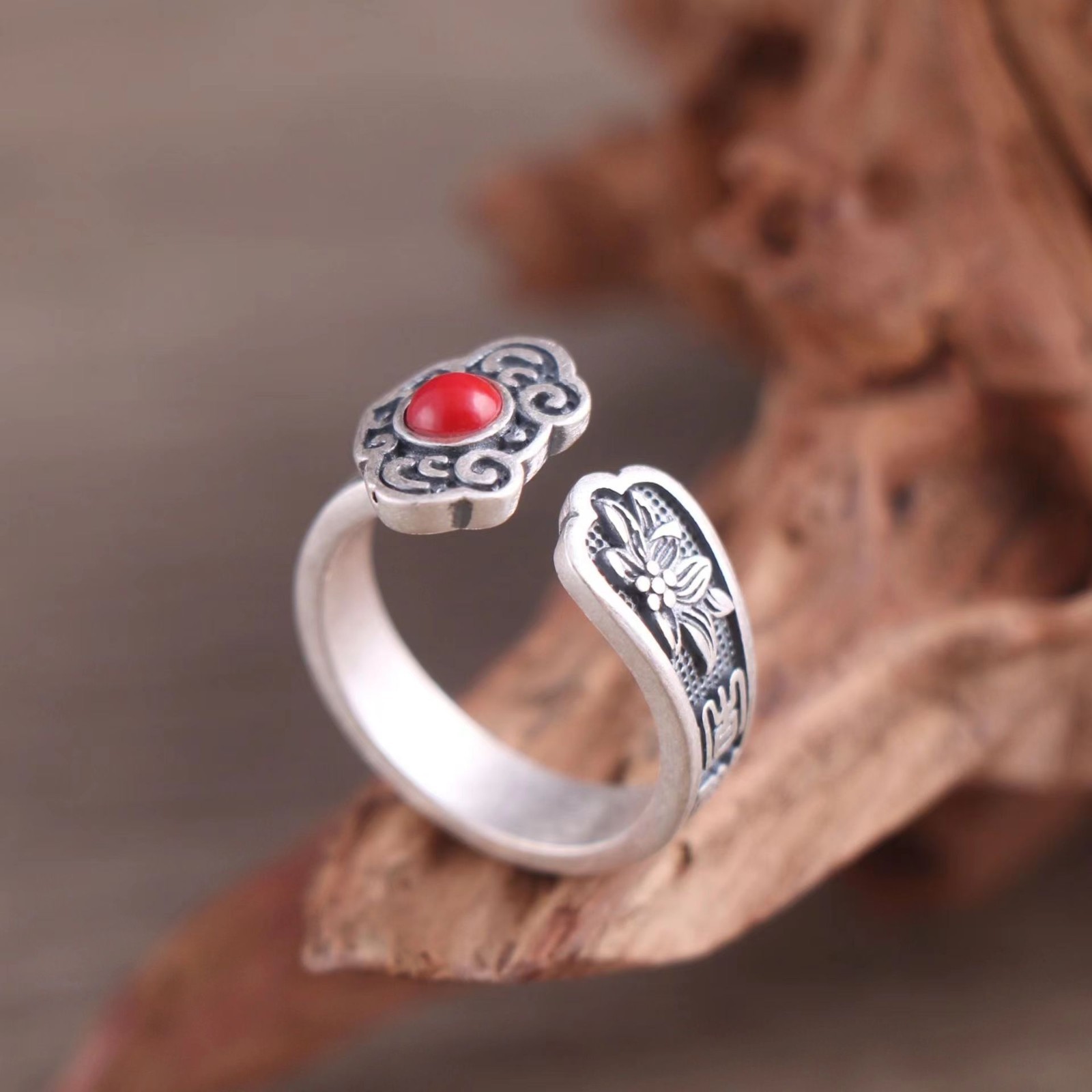 Silver Women’s Ring with Natural NanHong Agate Ruyi Motif One Size Fit All