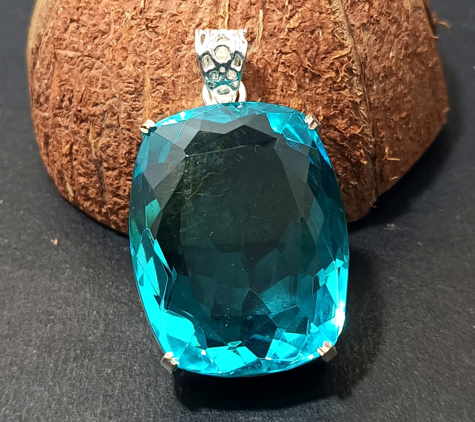 125.50 Ct Natural Blue Topaz 925 Solid Silver Pendant Certified Loose Gemstone